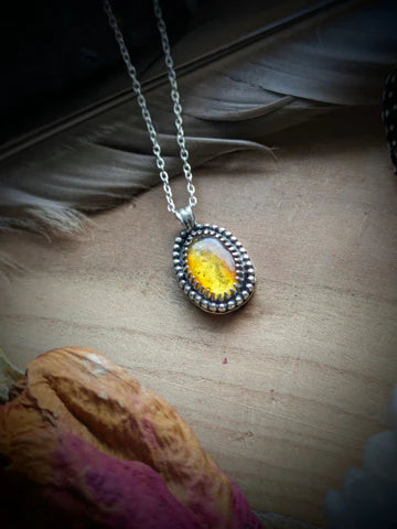 AMBER NECKLACE